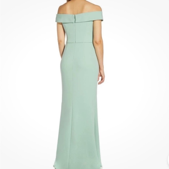 ADRIANNA PAPELL Off-the-shoulder Crepe Gown In Cloudy Aqua Size 14 - Picture 2 of 8